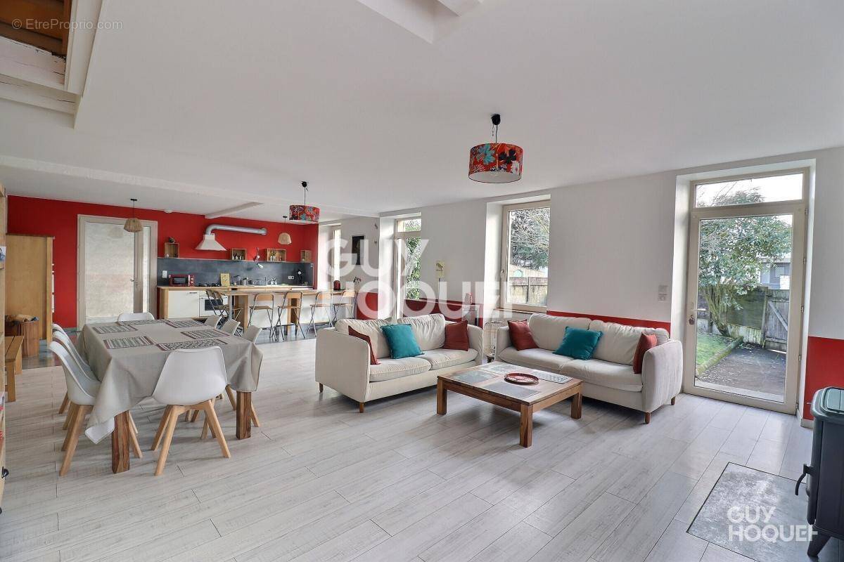 Maison à SAINT-GEORGES-DU-BOIS