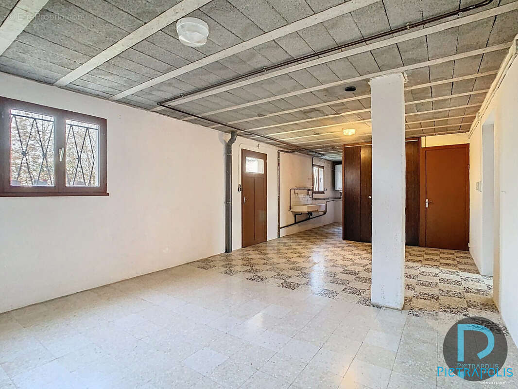 sous sol maison St Cyr sur Menthon