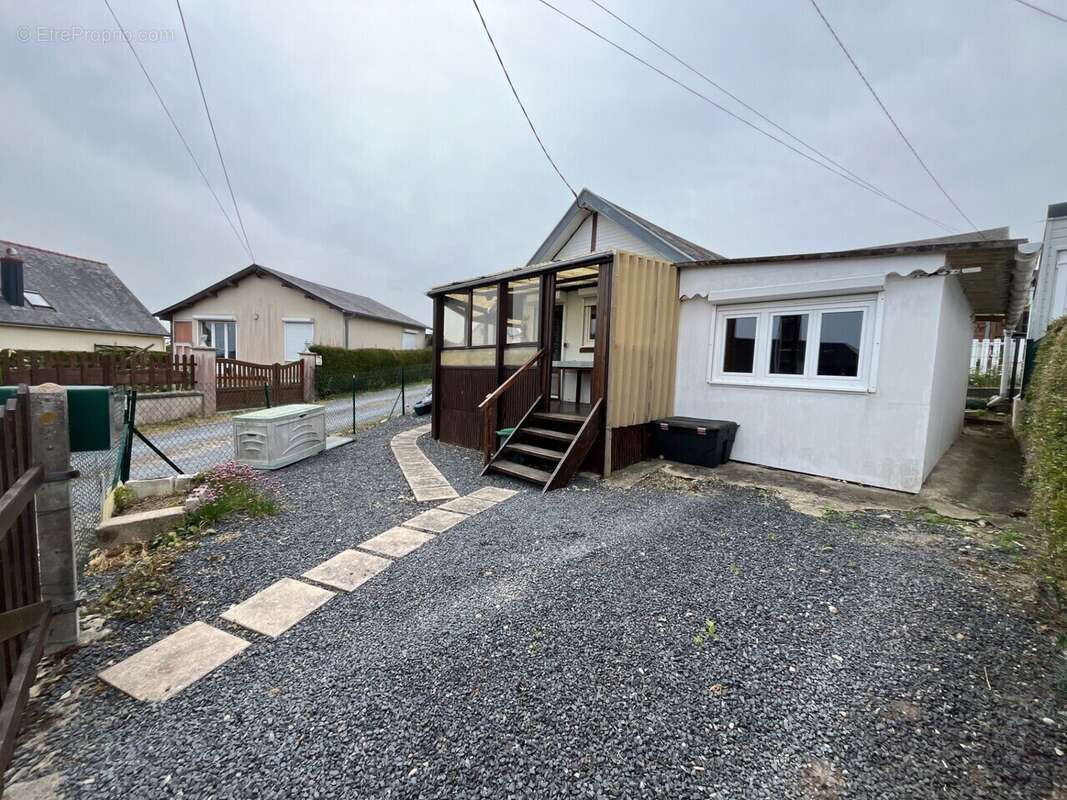 Maison à SAINT-COME-DE-FRESNE