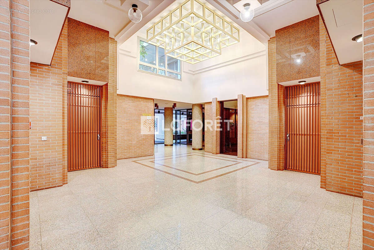 Appartement à PARIS-14E