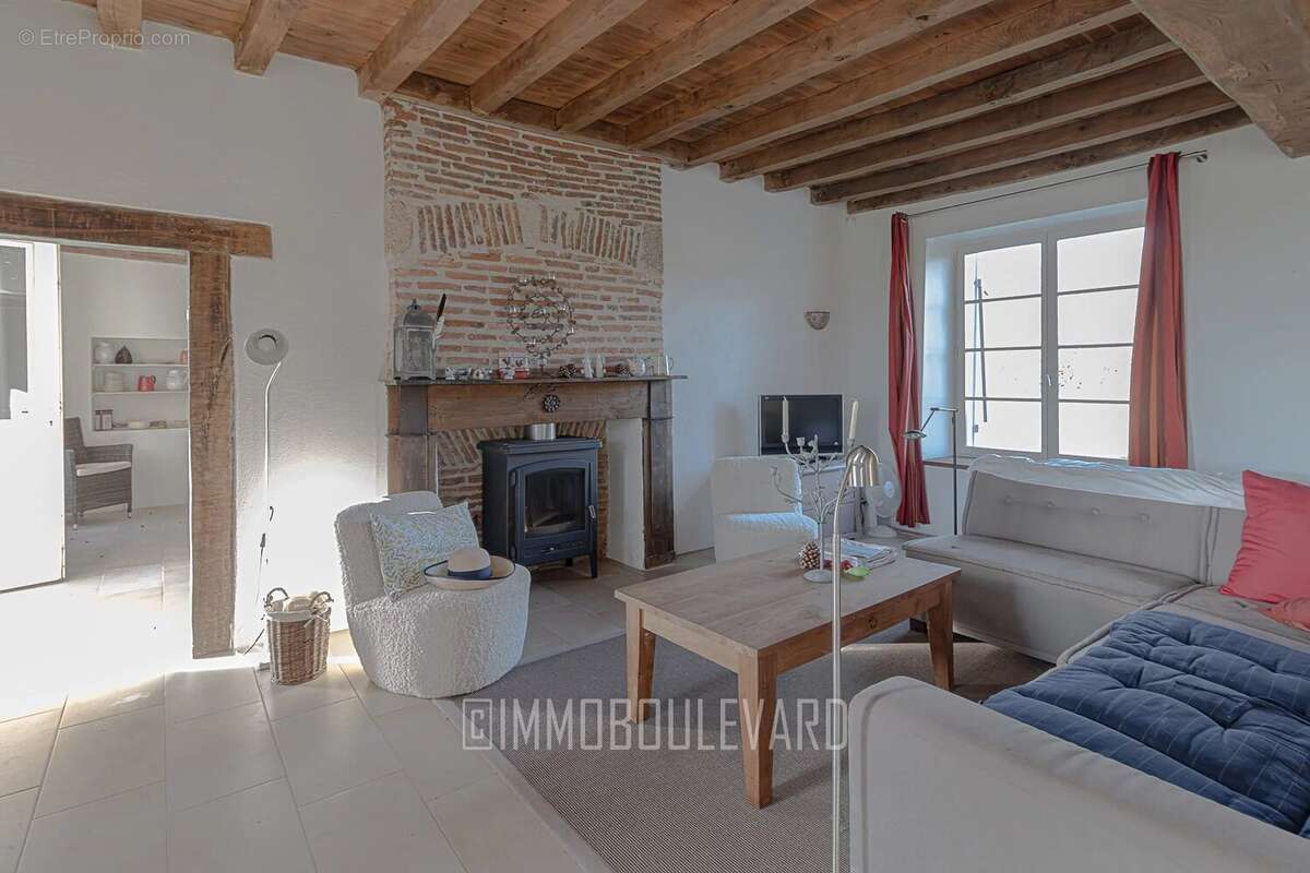 Maison à BOUSSAC-BOURG