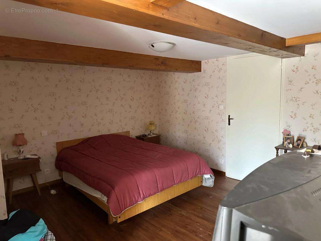 Maison à SAINT-CHRISTOPHE-VALLON