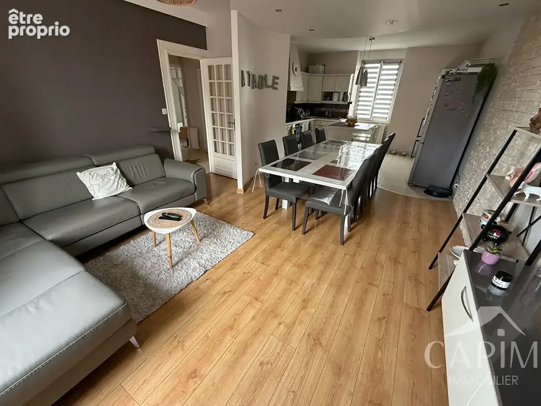 Appartement à FOUGERES
