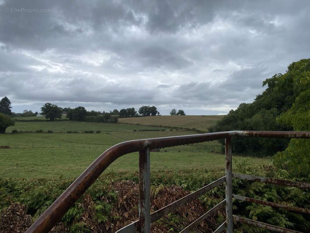 Maison à SAINT-VITTE-SUR-BRIANCE
