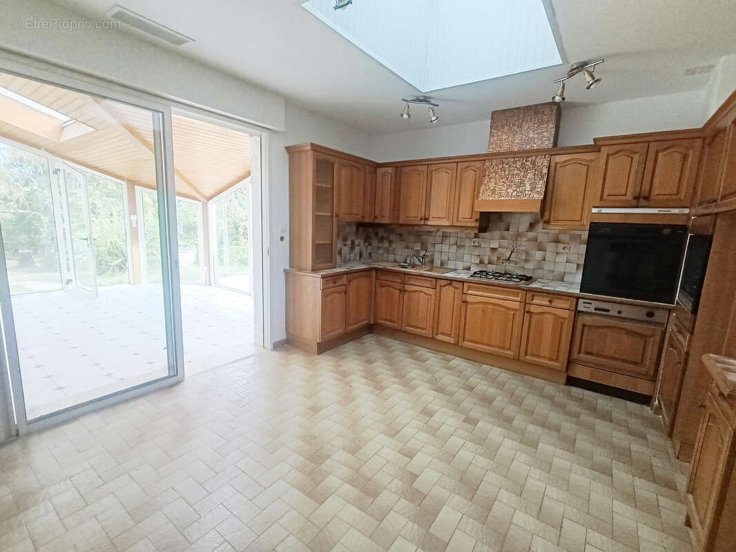 Maison à SAINTE-COLOMBE-EN-BRUILHOIS