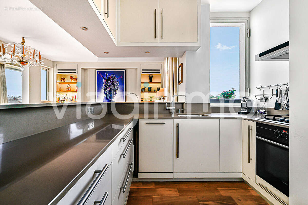 Appartement à PARIS-17E