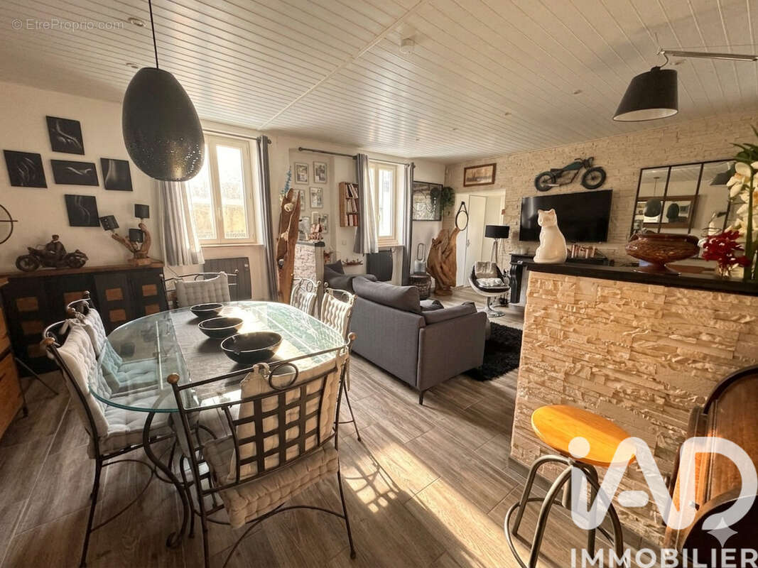 Photo 2 - Maison à FONTENAY-LE-VICOMTE