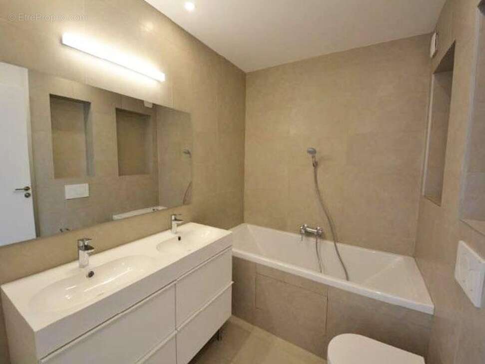 Appartement à SURESNES