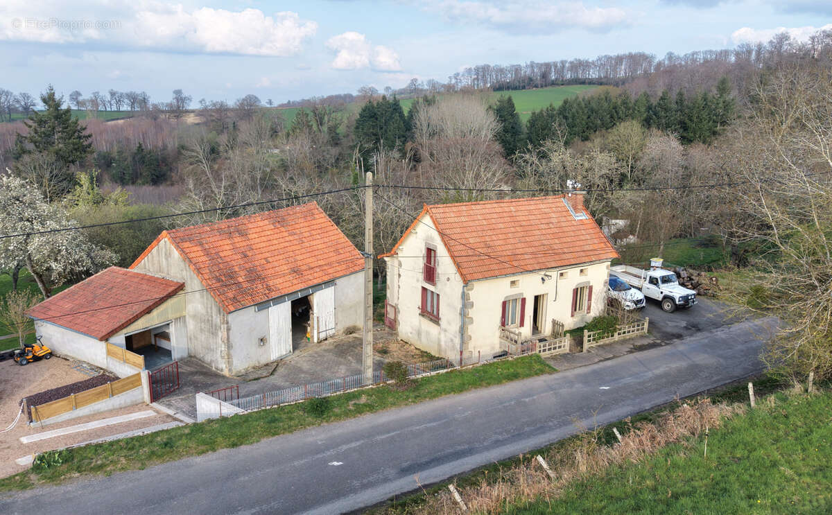 Maison à ECHASSIERES