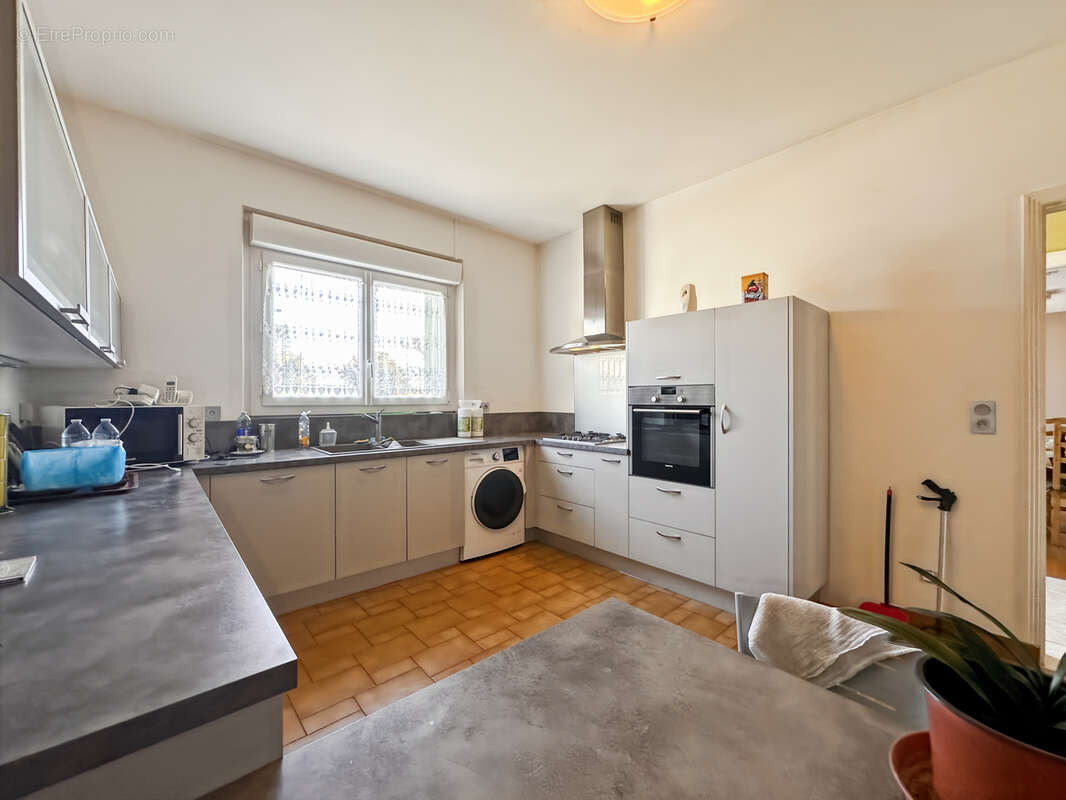 Maison à BARBEZIEUX-SAINT-HILAIRE