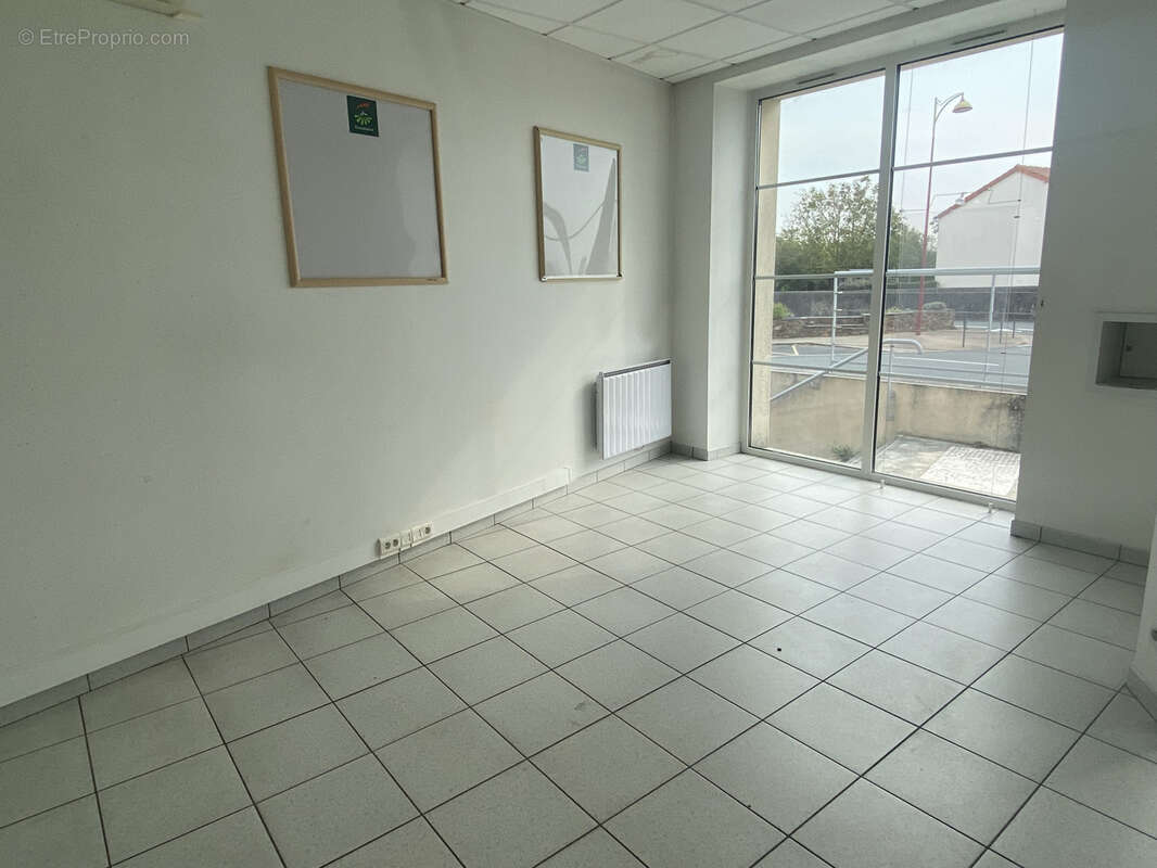 Local commercial - photo 3