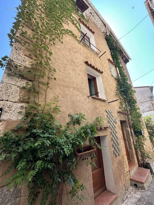 Maison à AUPS