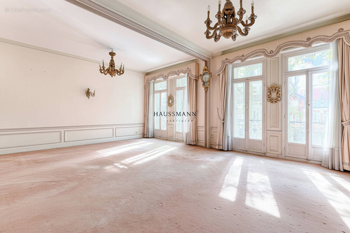 Appartement à PARIS-7E