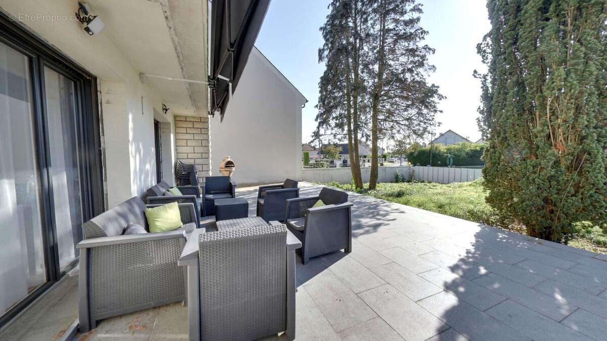 Maison à OZOIR-LA-FERRIERE