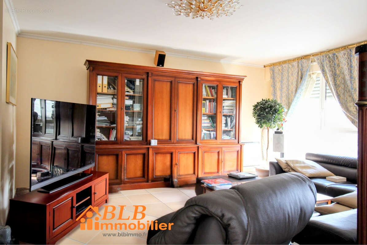 Appartement à MONTIGNY-LE-BRETONNEUX