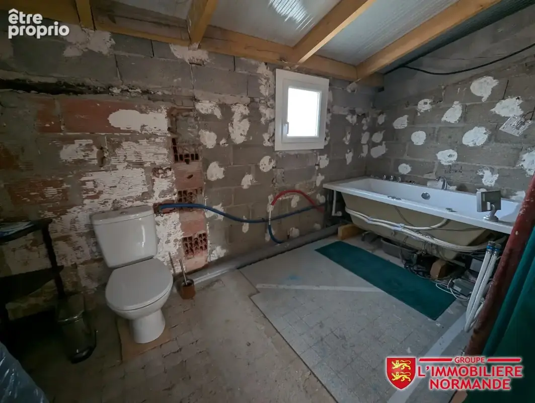 Maison à rénover 140m² et dépendance - Terrain 1200m² - photo 6