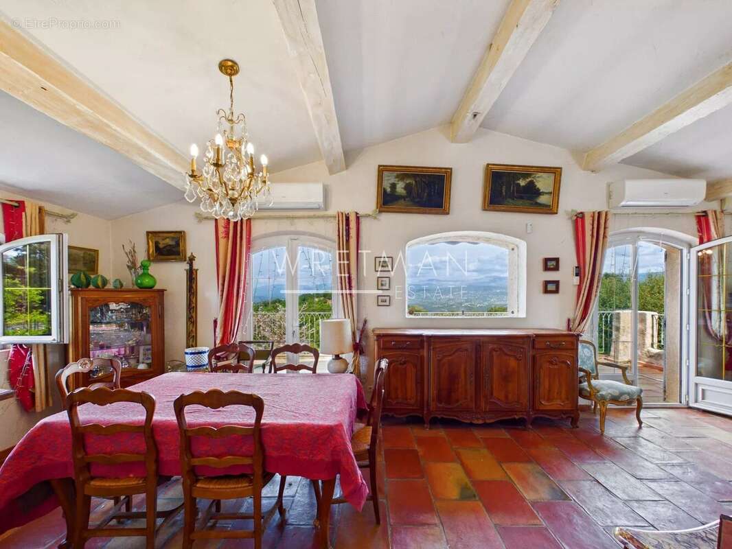 Maison à MANDELIEU-LA-NAPOULE