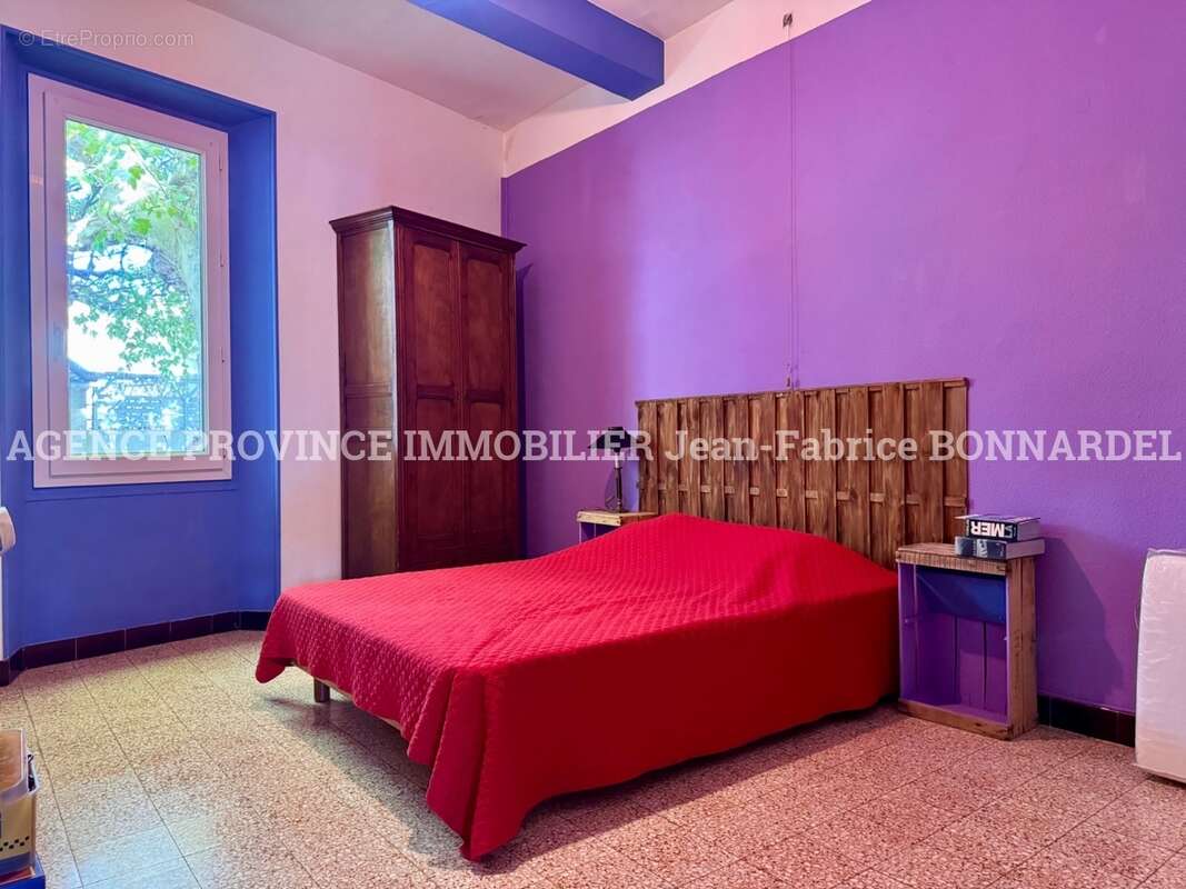 Maison à SAINTE-CECILE-LES-VIGNES