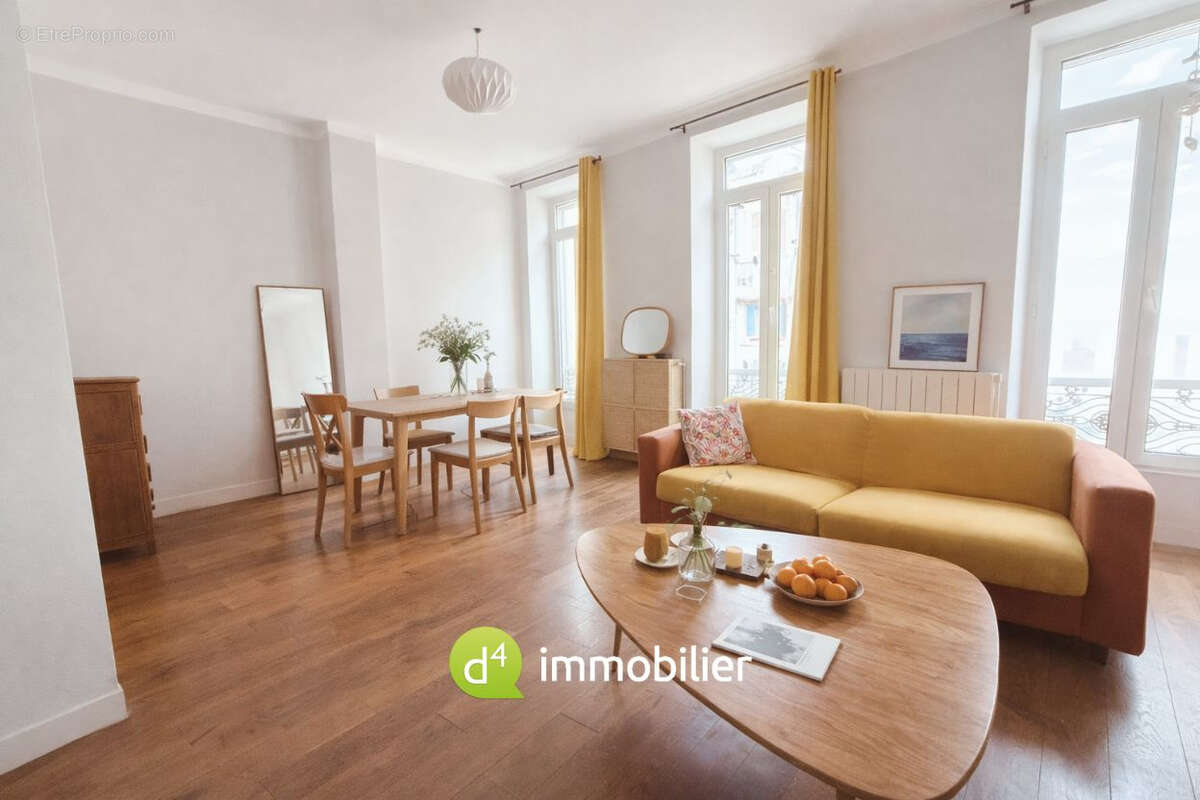 Appartement à MARSEILLE-6E