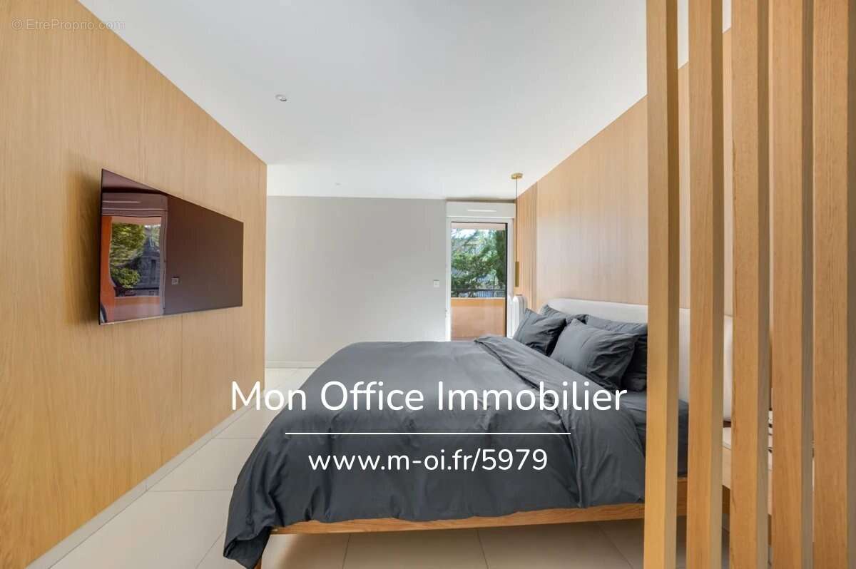 Référence : 5979-JHO. - Appartement 3 pièces de 115 m² avec terrasse de 60 m² à Aix-en-Provence - photo 10