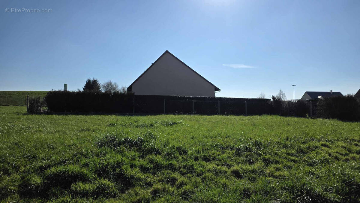 Terrain à SAINT-CALAIS