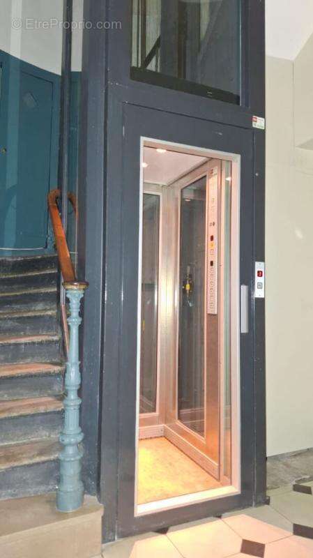 Appartement à PARIS-3E