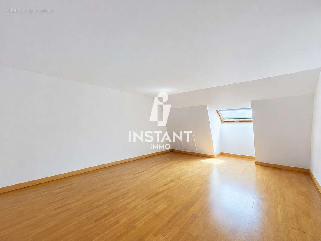 Maison 162 m² à Tournan-En-Brie  - photo 8