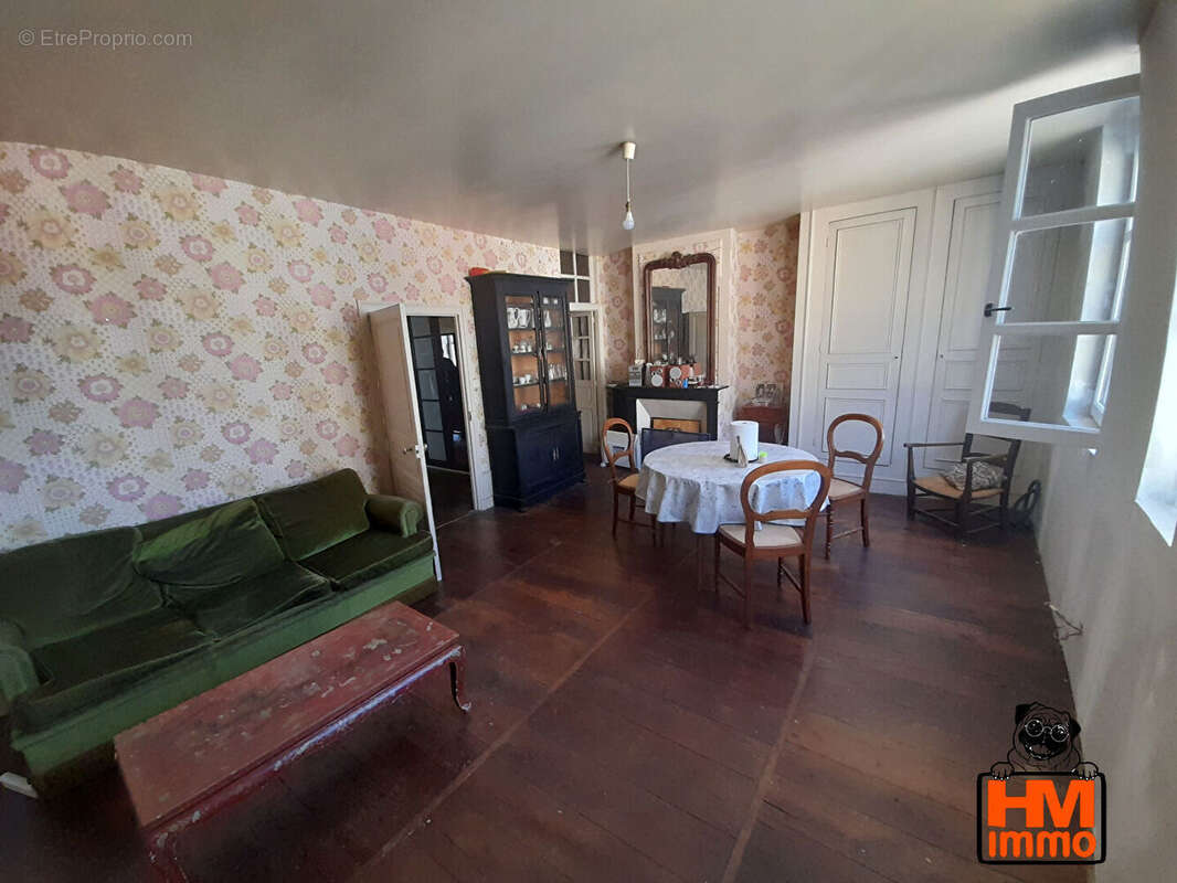 Appartement à SAINT-LEONARD-DE-NOBLAT