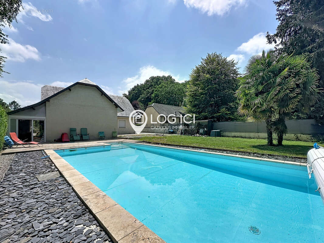 LESTELLE-BETHARRAM - Vente Maison familiale 4 chambres avec piscine et double garage - photo 4