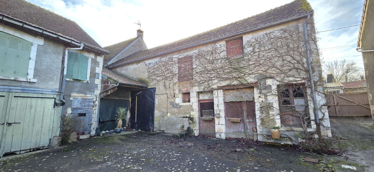 Maison à ETAIS-LA-SAUVIN