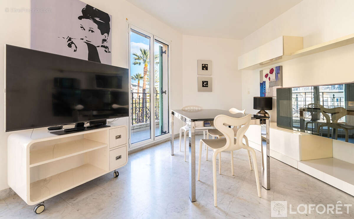 Menton  centre ville - 2 pièces 52 m2 - vue mer - photo 2