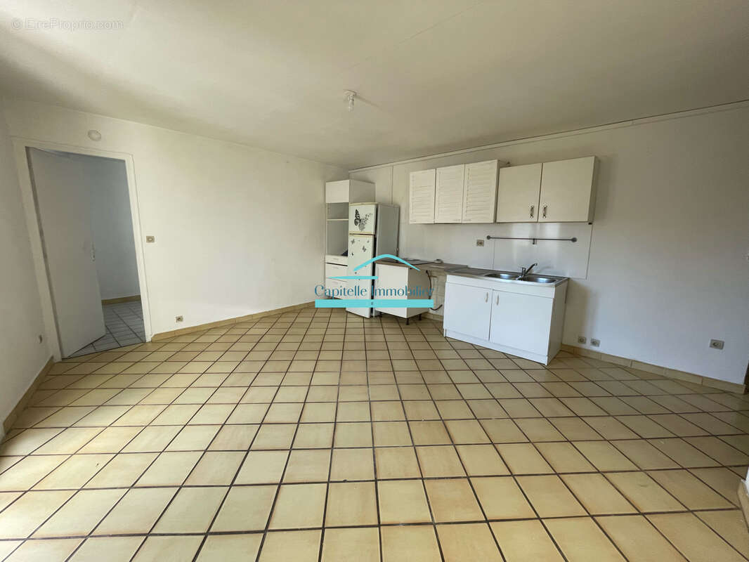Appartement à VIC-LA-GARDIOLE