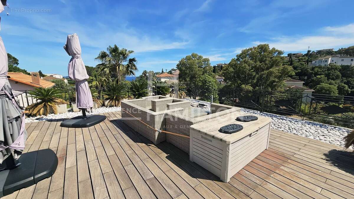 Appartement à MANDELIEU-LA-NAPOULE