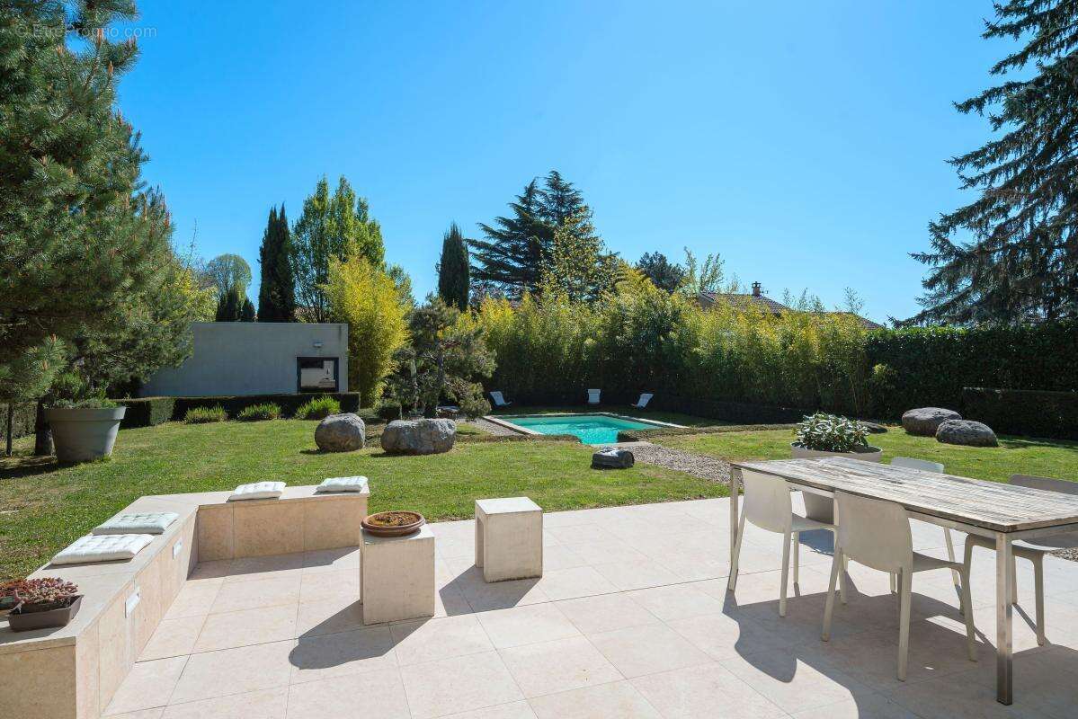 Maison à SAINT-CYR-AU-MONT-D'OR