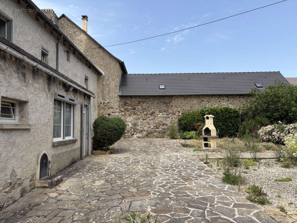 Maison à LA PORCHERIE