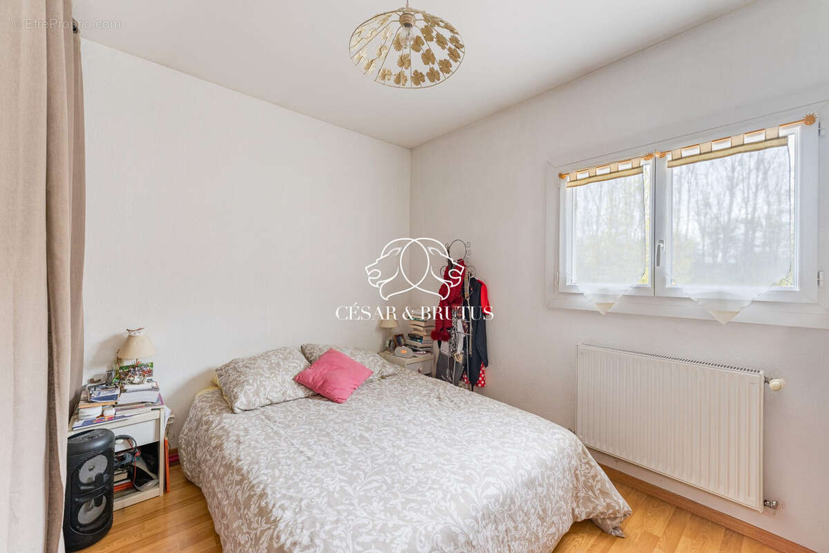 Maison 126 m² à Morestel  - photo 5