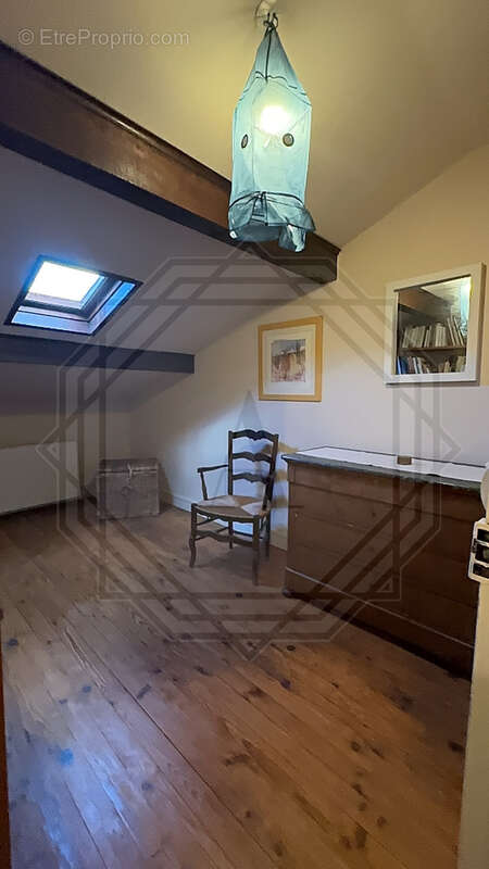 Maison à VILLENEUVE-LES-SABLONS