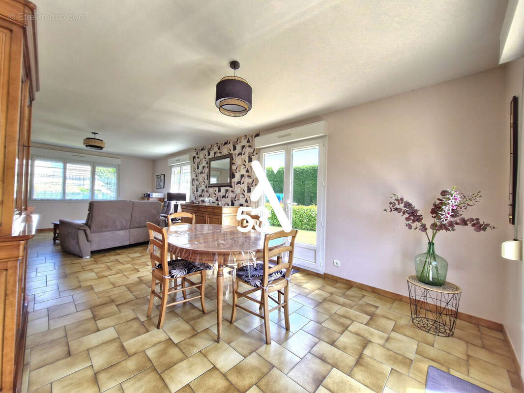 Maison 97 m² à Eperlecques  - photo 4