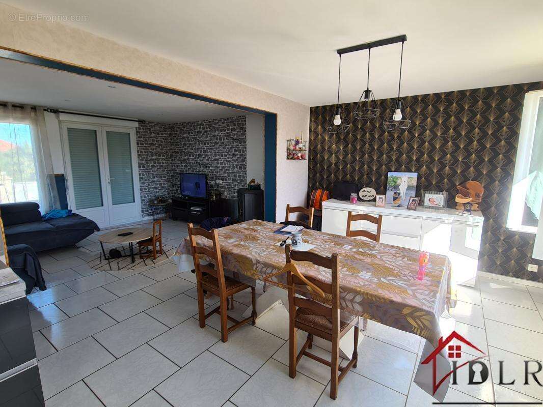 Maison à ECLARON-BRAUCOURT-SAINTE-LIVIERE