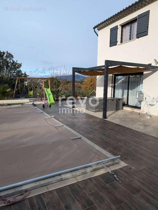 Maison à MIRABEL-AUX-BARONNIES