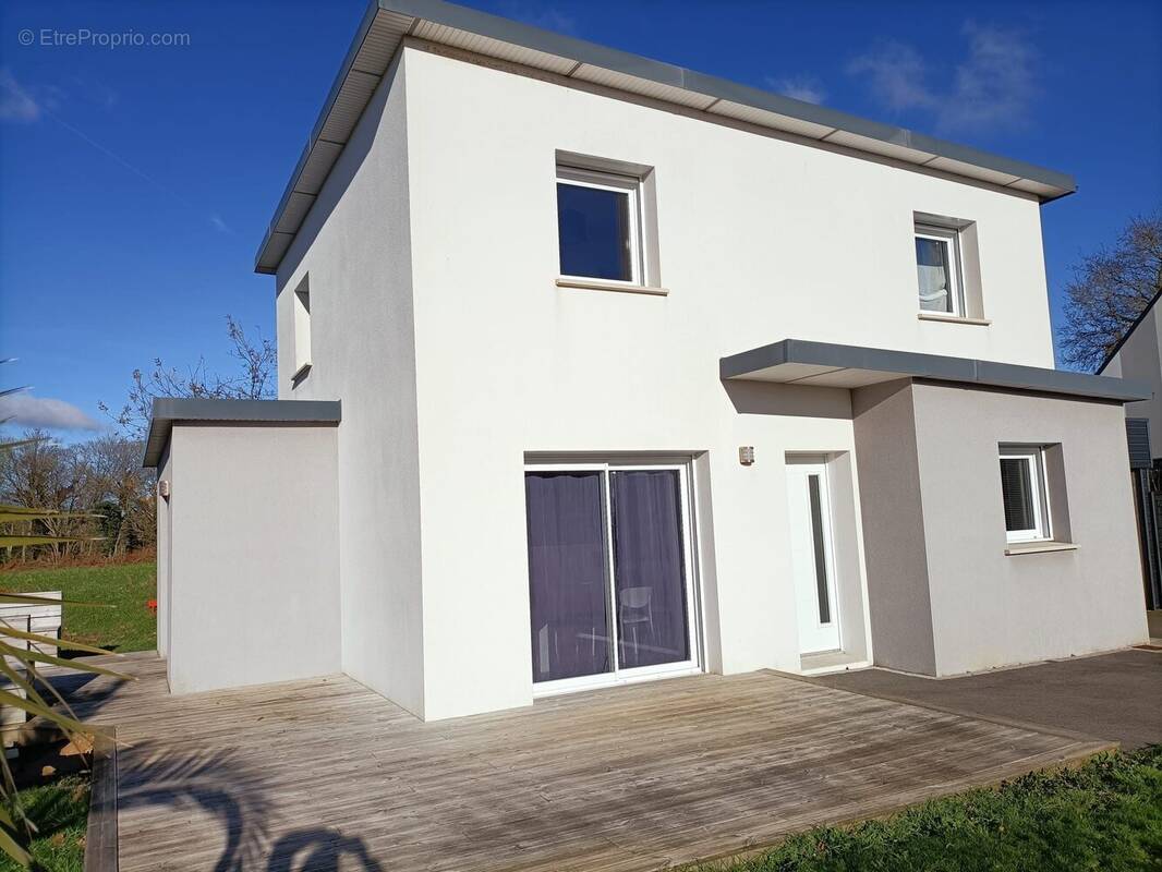 Maison à PLOUIGNEAU