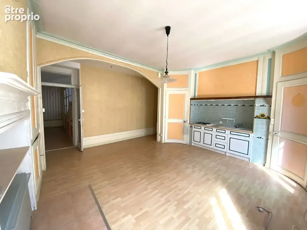 Appartement 65m2 + combles 31m2 à Salins les Bains (Jura) - photo 6