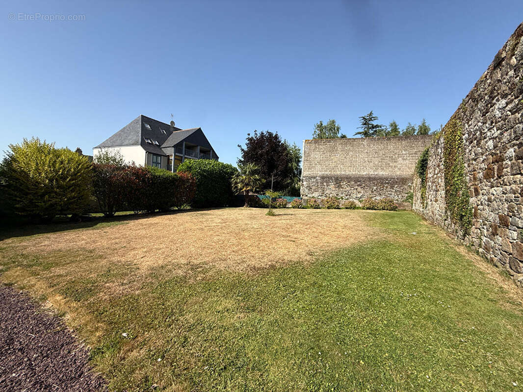 Maison à DOL-DE-BRETAGNE