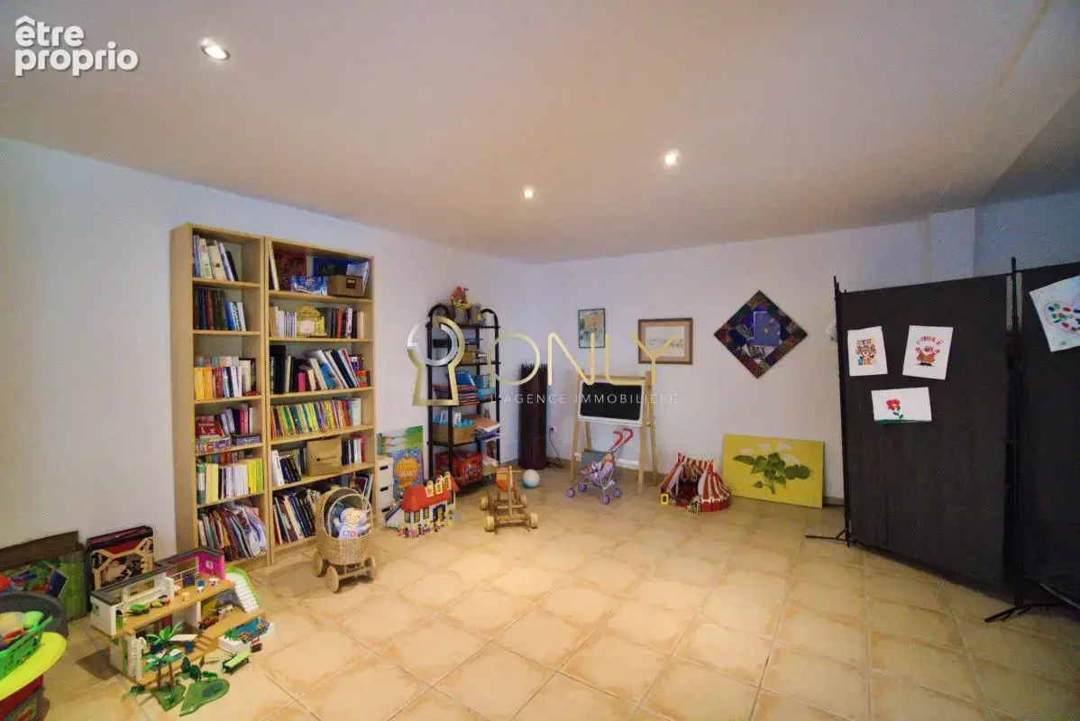 Parcieux - Maison individuelle - 184 m² habitables - 4 chambres - photo 10