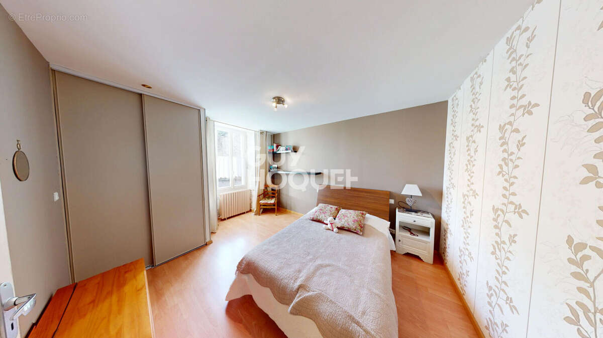 Maison à CHEMILLY-SUR-YONNE