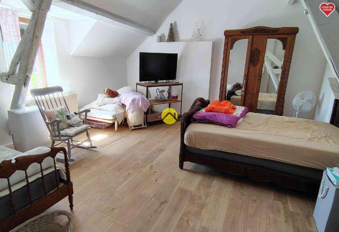 Maison à AUGY-SUR-AUBOIS