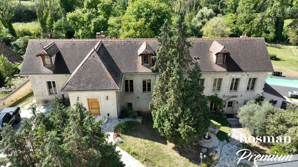 Demeure d'exception - 500 m² habitables sur un parc de 4 175 m² - 10 pièces - Piscine et salle de sport - photo 29