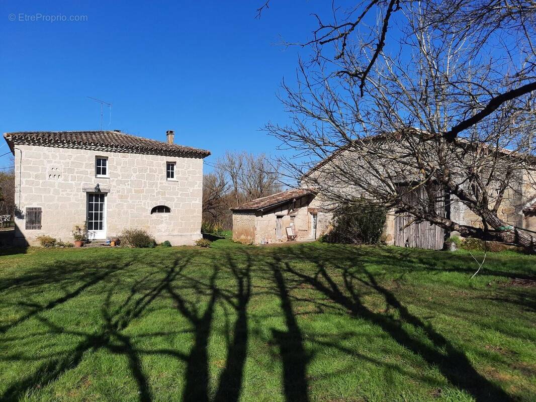 Maison à SAINT-COLOMB-DE-LAUZUN