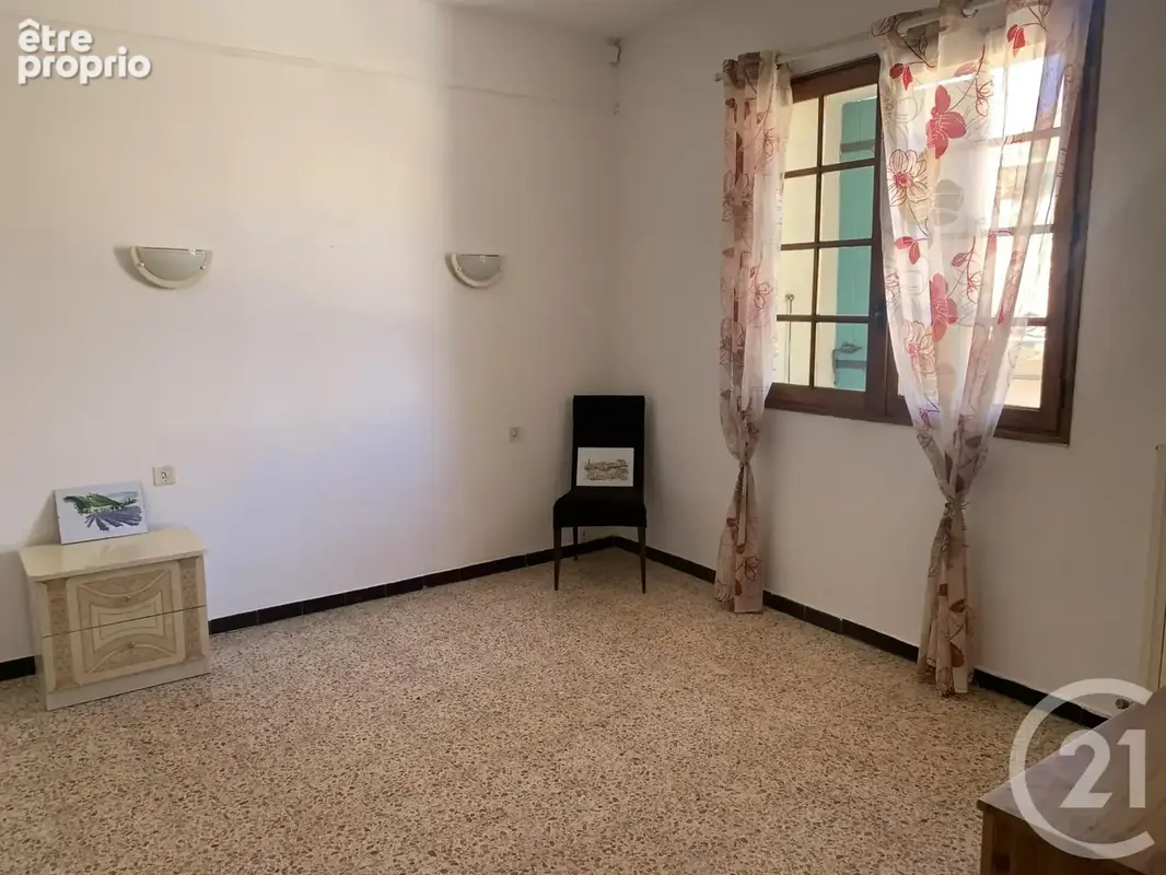 Maison 11 pièces 210 m² à vendre à Roquemaure (30150) - photo 9