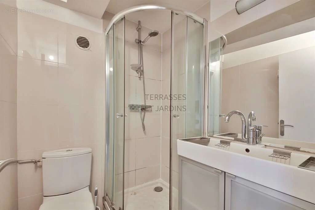 Appartement à PARIS-3E